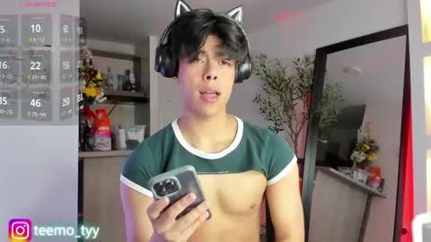 Snapshot of twink_teemo chatting on 7, 5, 2026 twink_teemo online show from 7, 5, 2026