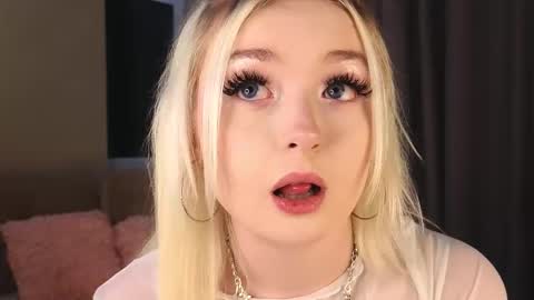 twinklefluff online show from 7, 11, 2025