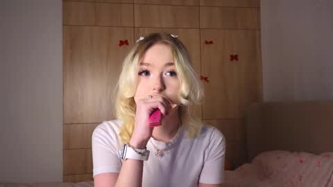 twinklefluff online show from 15, 2, 2026