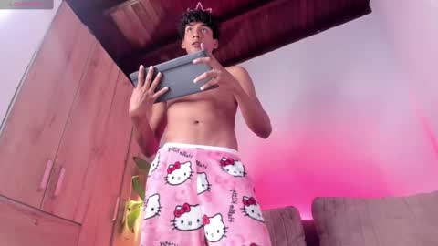 Snapshot of twinksboys_23 chatting on 25, 10, 2025 twinksboys_23 online show from 25, 10, 2025