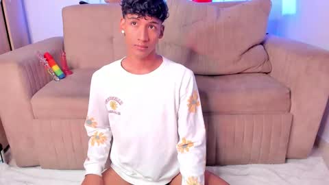 Snapshot of twinksboys_23 chatting on 6, 1, 2026 twinksboys_23 online show from 6, 1, 2026