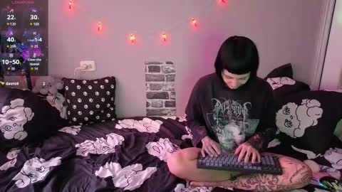 Sin and Skin online show from 17, 12, 2025