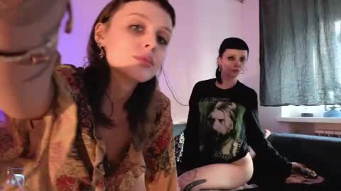 Snapshot of twins_terror chatting on 8, 6, 2026 Sin and Skin online show from 8, 6, 2026