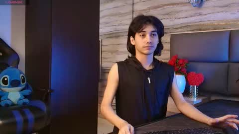 twinslovers_ online show from 19, 2, 2026