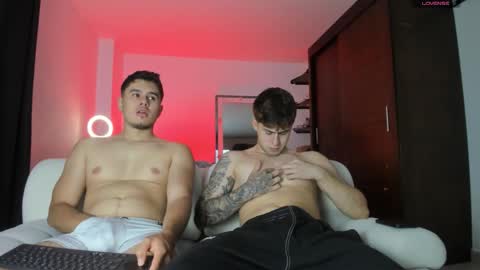 twintease online show from 10, 10, 2025