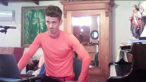 TobeBritta online show from 8, 11, 2025