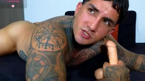 Snapshot of twonaugthy77 chatting on 19, 3, 2026 Angel online show from 19, 3, 2026