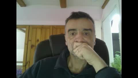 Snapshot of twoperes chatting on 17, 10, 2025 twoperes online show from 17, 10, 2025