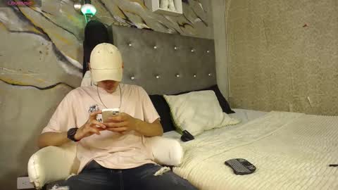 tyl3r_coop3r online show from 2, 11, 2025