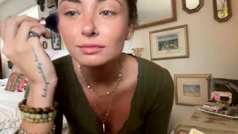 tylababyy online show from 13, 4, 2026