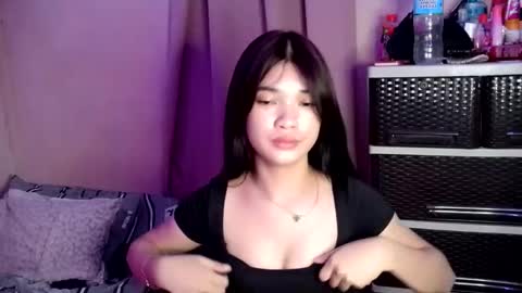 Snapshot of tyladine chatting on 7, 10, 2025 tyladine online show from 7, 10, 2025