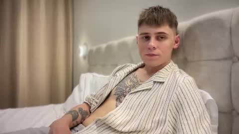 tyler_garrner online show from 10, 9, 2025