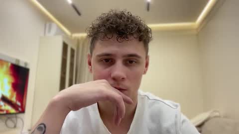 tyler_garrner online show from 28, 11, 2025