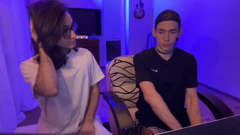 Snapshot of tyler_hack chatting on 12, 10, 2025 Tyler and Chris online show from 12, 10, 2025