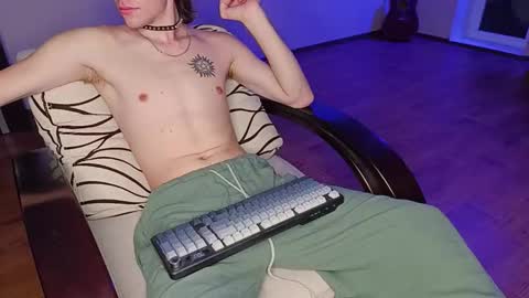 Snapshot of tyler_hack chatting on 1, 12, 2025 Tyler and Chris online show from 1, 12, 2025