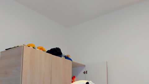     online show from 14, 1, 2025