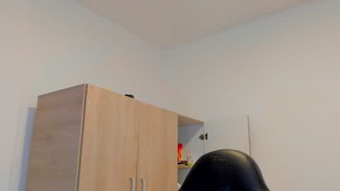     online show from 22, 1, 2025