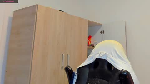     online show from 31, 1, 2025