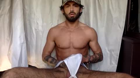 tylerjamesxxx_ online show from 21, 4, 2026