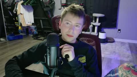 Snapshot of tylernextdoor chatting on 21, 5, 2026 Tyler online show from 21, 5, 2026