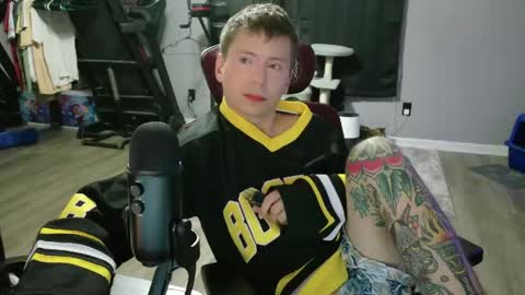 Snapshot of tylernextdoor chatting on 22, 5, 2026 Tyler online show from 22, 5, 2026