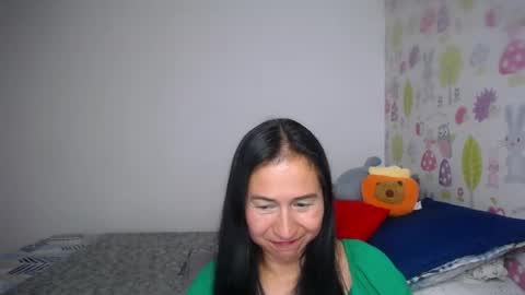 Snapshot of tyna_b chatting on 12, 5, 2026 Tyna online show from 12, 5, 2026
