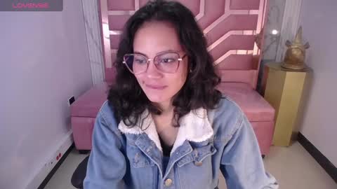 Snapshot of tyna_ch chatting on 9, 12, 2024 TYNA online show from 9, 12, 2024