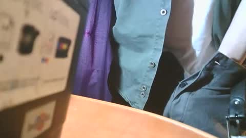 Snapshot of u02g2 chatting on 23, 4, 2026 u02g2 online show from 23, 4, 2026
