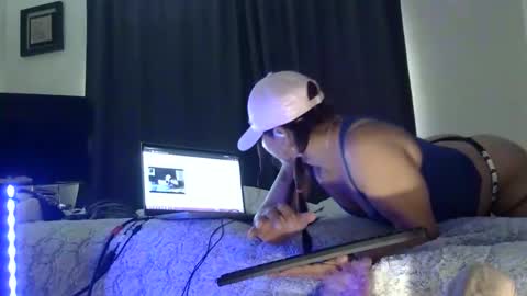Azelia B online show from 14, 5, 2026