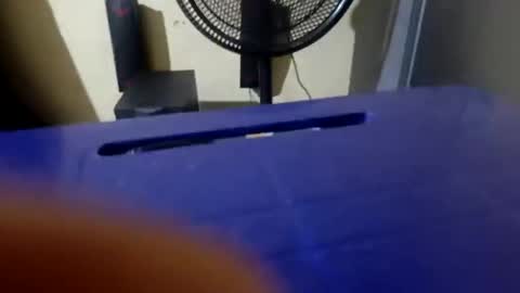 Snapshot of uceze01 chatting on 19, 10, 2025 uceze01 online show from 19, 10, 2025