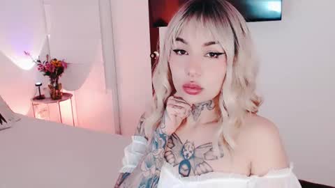 Snapshot of ulala_martina chatting on 9, 7, 2026 Martina online show from 9, 7, 2026