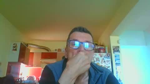 ulmeni4 online show from 4, 4, 2026