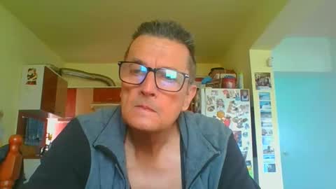 Snapshot of ulmeni4 chatting on 21, 4, 2026 ulmeni4 online show from 21, 4, 2026