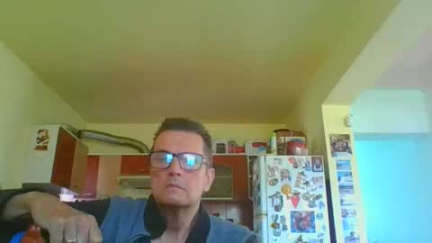 Snapshot of ulmeni4 chatting on 5, 5, 2026 ulmeni4 online show from 5, 5, 2026