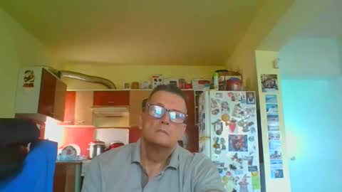 Snapshot of ulmeni4 chatting on 8, 5, 2026 ulmeni4 online show from 8, 5, 2026