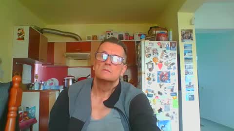 Snapshot of ulmeni4 chatting on 15, 5, 2026 ulmeni4 online show from 15, 5, 2026