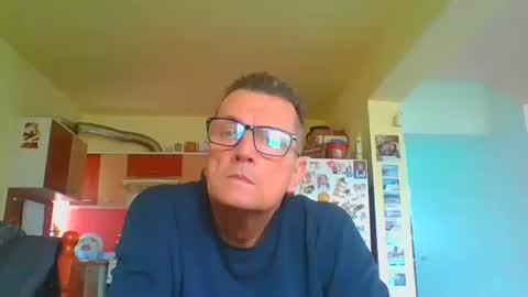 Snapshot of ulmeni4 chatting on 18, 5, 2026 ulmeni4 online show from 18, 5, 2026