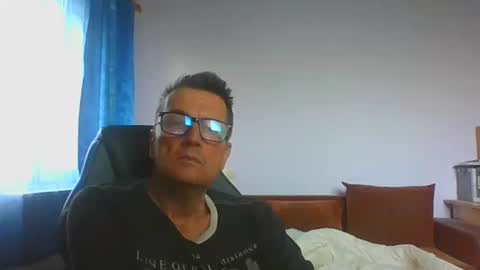 Snapshot of ulmeni4 chatting on 5, 6, 2026 ulmeni4 online show from 5, 6, 2026