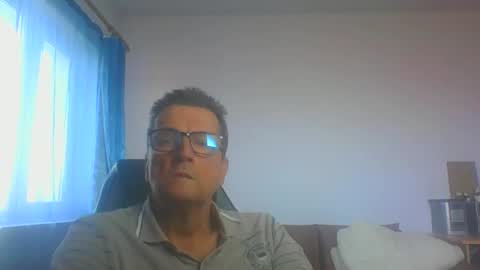 Snapshot of ulmeni7 chatting on 20, 10, 2025 ulmeni7 online show from 20, 10, 2025