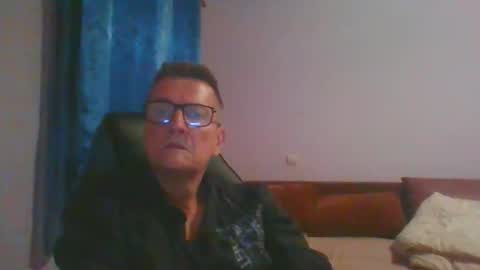 Snapshot of ulmeni7 chatting on 31, 10, 2025 ulmeni7 online show from 31, 10, 2025