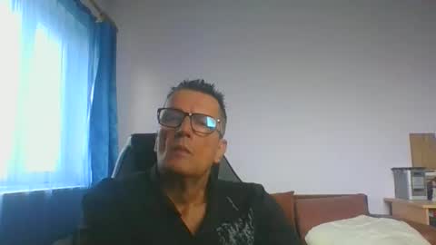 Snapshot of ulmeni7 chatting on 3, 11, 2025 ulmeni7 online show from 3, 11, 2025