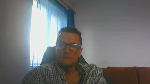 Snapshot of ulmeni7 chatting on 9, 11, 2025 ulmeni7 online show from 9, 11, 2025