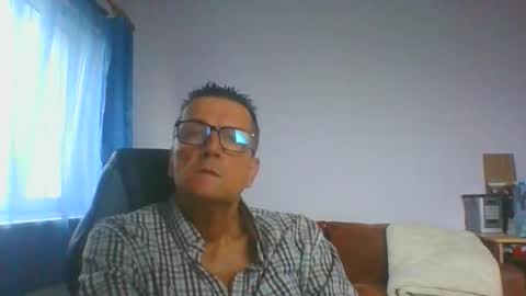 Snapshot of ulmeni7 chatting on 10, 11, 2025 ulmeni7 online show from 10, 11, 2025