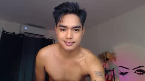 Snapshot of ultimatesexytrans chatting on 5, 3, 2025 Alex online show from 5, 3, 2025