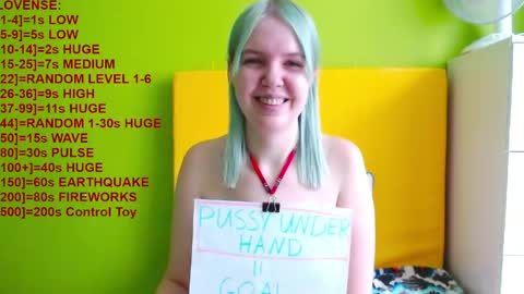 Snapshot of ultra_meow chatting on 13, 5, 2026 Roxy online show from 13, 5, 2026