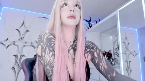 Snapshot of unachimbaherida chatting on 19, 2, 2025 Elle Danielle  online show from 19, 2, 2025