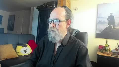 Snapshot of uncle_hottiecb chatting on 4, 6, 2026 Uncle Hottie online show from 4, 6, 2026