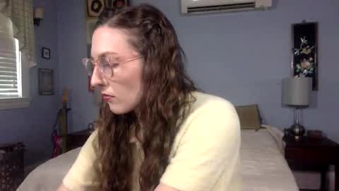 Snapshot of unicornfairy55 chatting on 20, 5, 2026 Lola Moonstone online show from 20, 5, 2026