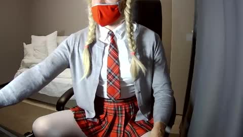 Snapshot of unicum2009 chatting on 27, 4, 2026 Mylittlecute online show from 27, 4, 2026