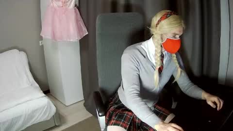 Snapshot of unicum2009 chatting on 28, 4, 2026 Mylittlecute online show from 28, 4, 2026